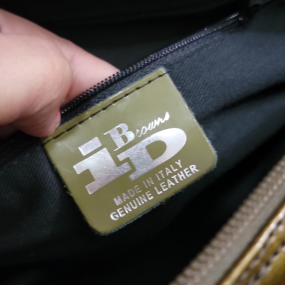 Two Browns Italy Patent Shoulder Bag - Picture 10 of 16